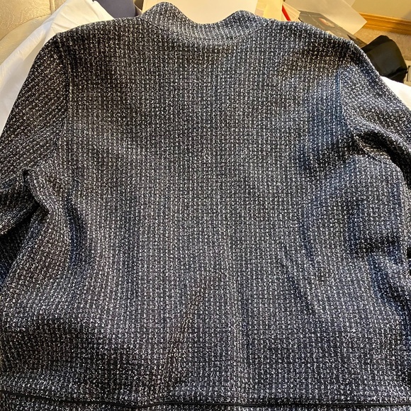 Blk/Wht Zipped Cardigan, Sz L. 10-30DOG - Picture 4 of 6